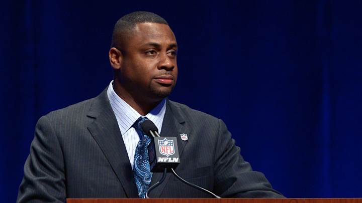 NFL EVP Clarifies Return to Play Discussion After Damar Hamlin’s Medical Emergency