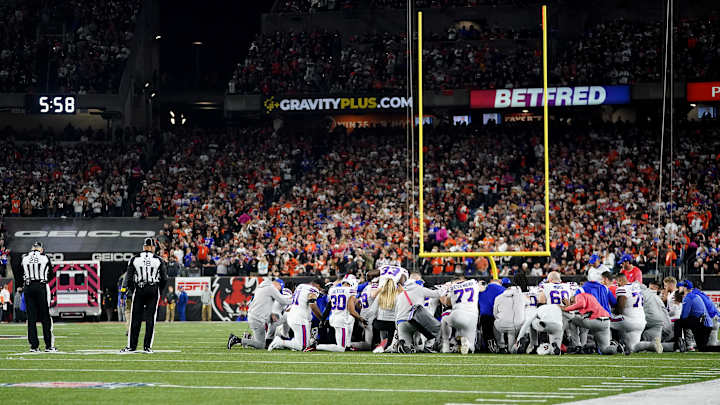 Vikings Grappling With Emotions of Damar Hamlin Situation as They Prepare to Play