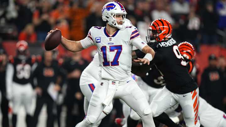 Josh Allen Defends Tee Higgins After Collision With Damar Hamlin Josh Allen Defends Tee Higgins After Collision With Damar Hamlin