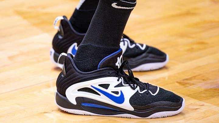 Kevin Durant Wears Nike KD 15 'Duke Blue Devils'