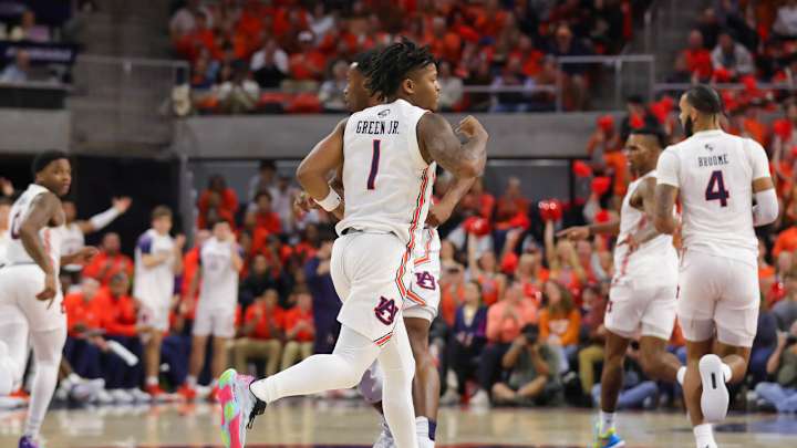 College basketball show host not impressed with Auburn's win over Arkansas