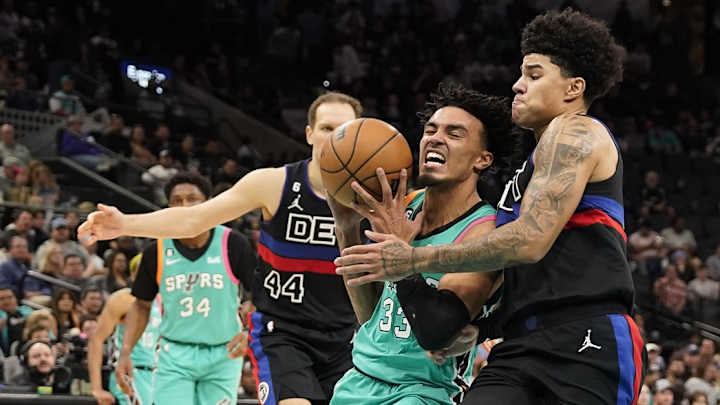Tre Jones Leads Short-Handed Spurs to Win vs. Pistons Tre Jones Leads Short-Handed Spurs to Win vs. Pistons