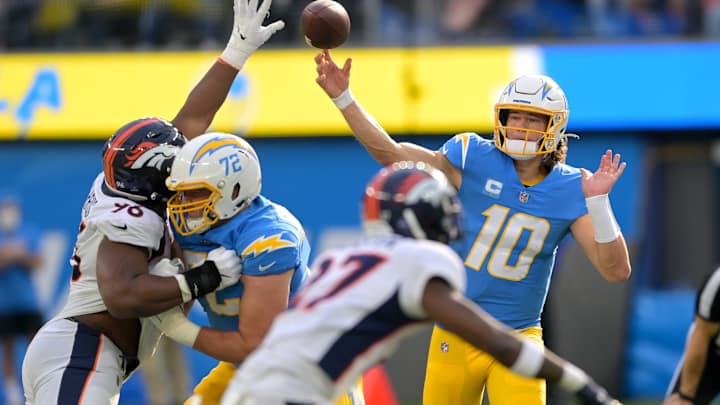 Live In-Game Updates: Chargers at Broncos Week 18