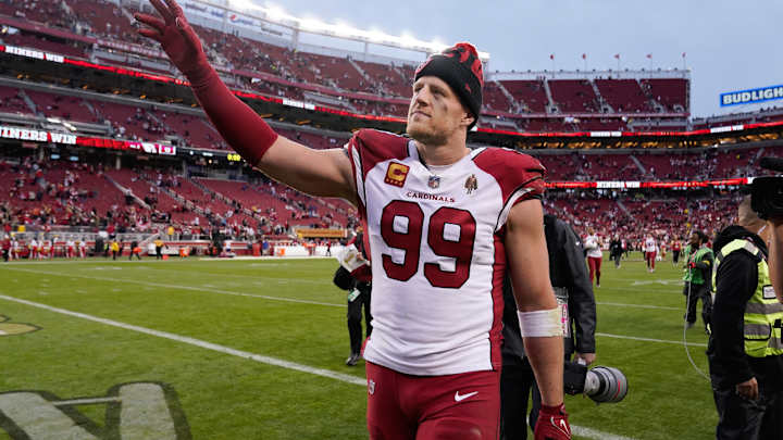 J.J. Watt Walks Off to Standing Ovation in Final NFL Game