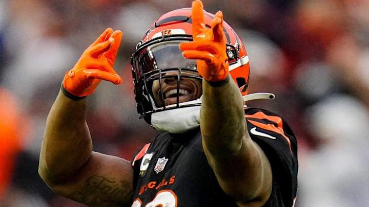 Bengals’ Joe Mixon Trolls NFL With Coin Flip TD Celebration