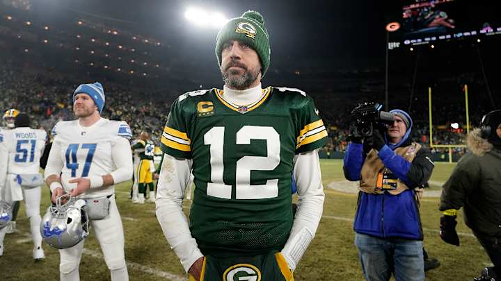 NFL Fans Speculate on Aaron Rodgers’s Future After His Jersey Decision Sunday Night