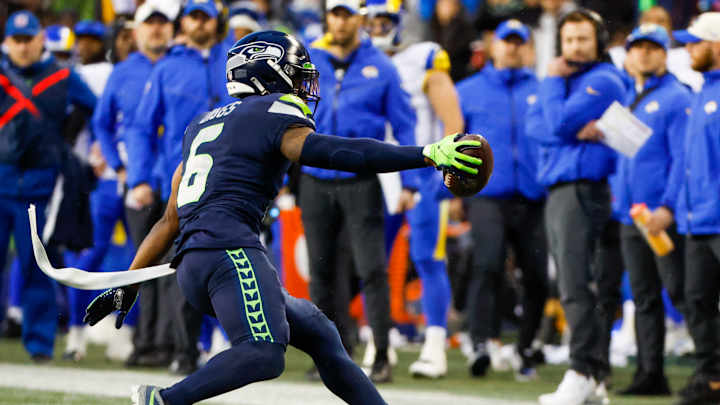 Seahawks Summer School: Breaking Down Quandre Diggs' INTs From Last Season