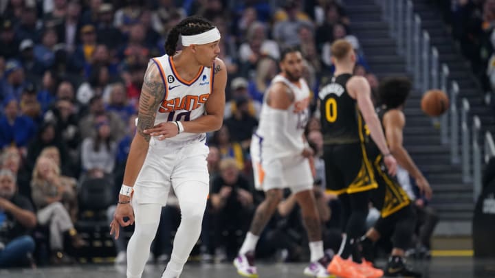 Depleted Suns Shock Warriors in Huge Road Win Depleted Suns Shock Warriors in Huge Road Win