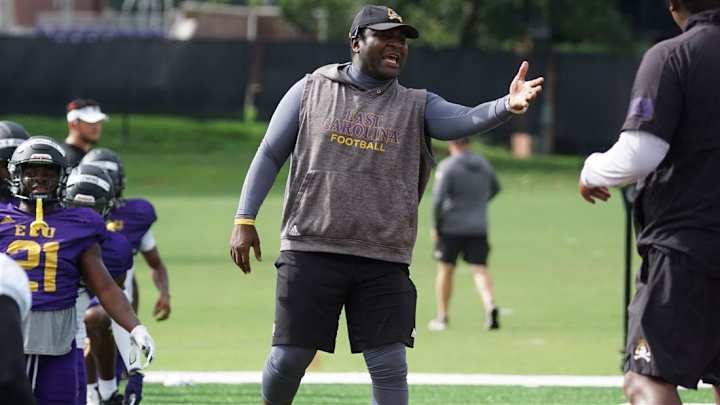 Louisville Officially Hires Steve Ellis as Cornerbacks Coach