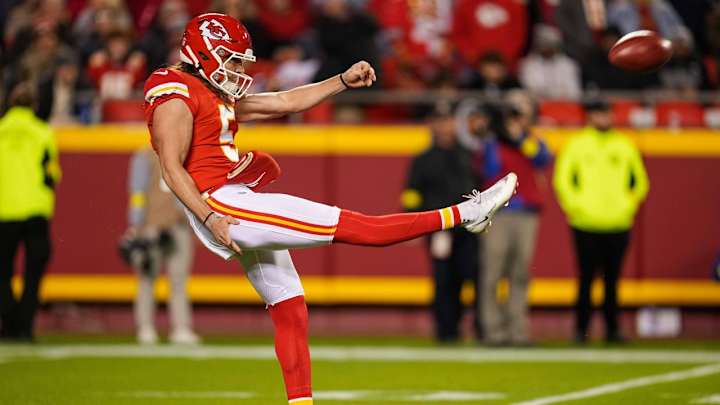 Former Gators Punter Tommy Townsend Named to First Player-Voted All-Pro Team