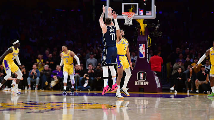 LISTEN: Reactions to Mavs' Dramatic Double OT Win Over Lakers; Luka Out-Clutching LeBron
