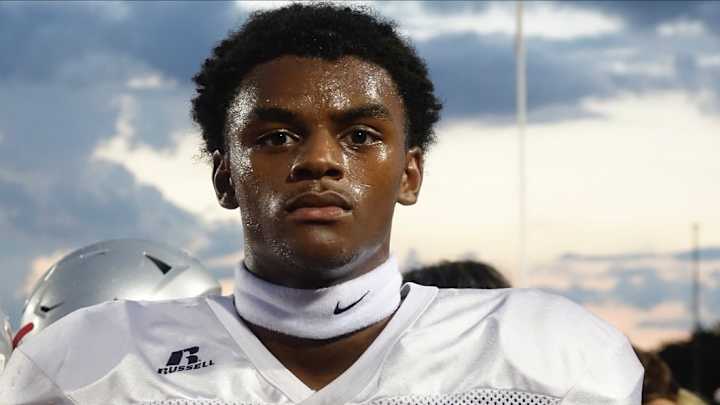 Huskies Make Scholarship Offer to Extra-Tall Texas Cornerback Huskies Make Scholarship Offer to Extra-Tall Texas Cornerback