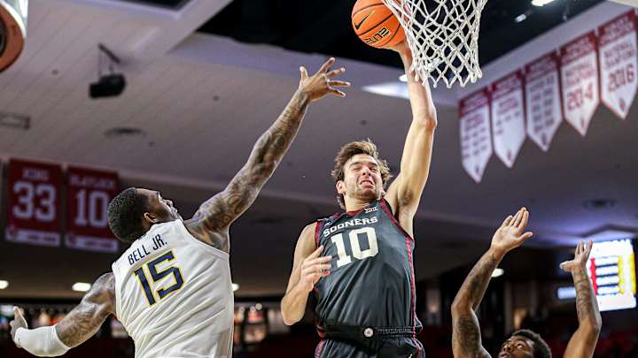 OU Basketball: Oklahoma Closes Out Tight Big 12 Win Over West Virginia OU Basketball: Oklahoma Closes Out Tight Big 12 Win Over West Virginia