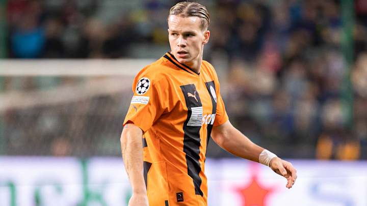 Chelsea Hijacks Arsenal Transfer, Signs Shakhtar Star Mykhailo Mudryk