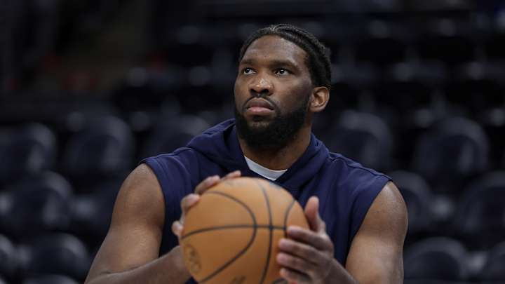 WATCH: 76ers' Joel Embiid Joins Jazz's Dance Team at Half Court WATCH: 76ers' Joel Embiid Joins Jazz's Dance Team at Half Court