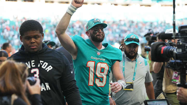 Miami Dolphins Need Same Effort From Skylar Thompson Today In Buffalo As Heat Get With Their Developmental Players