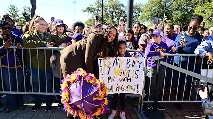 LSU Defeats Auburn 84-54 on Historic Day in Baton Rouge LSU Defeats Auburn 84-54 on Historic Day in Baton Rouge