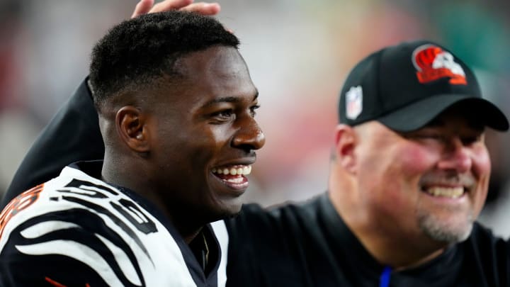 Watch: Bengals Linebacker Akeem Davis-Gaither Intercepts Tyler Huntley's Pass on Ravens Opening Drive Watch: Bengals Linebacker Akeem Davis-Gaither Intercepts Tyler Huntley's Pass on Ravens Opening Drive