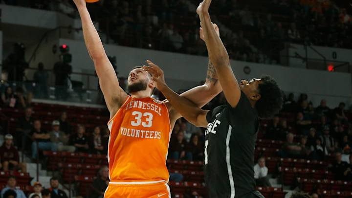 FINAL: Tennessee Escapes Mississippi State, Rebounds After Tough First Half