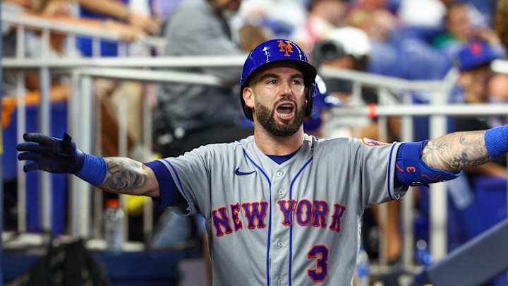 New York Mets Agree to 2-Year Deal With Tomas Nido