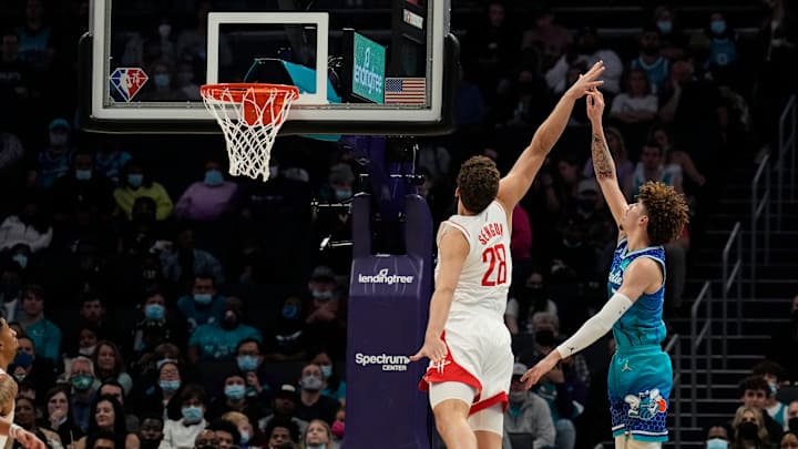 Hornets at Rockets Preview: Rockets Hope To Swat 11-Game Losing Streak