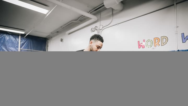 Nets' Ben Simmons Assists More Than 2,600 Winter Coats To Children In Need Nets' Ben Simmons Assists More Than 2,600 Winter Coats To Children In Need
