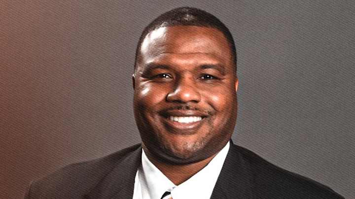 Ex-UW RB Coach Bhonapha Leaves Boise State for Oregon State