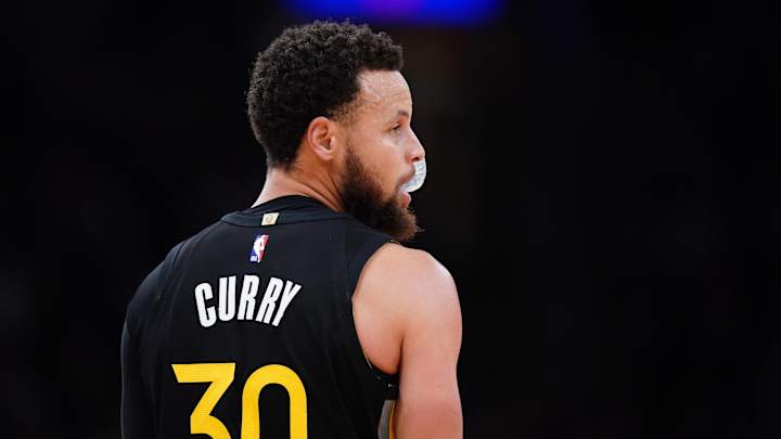Steph Curry Reacts to Warriors Changing Starting Lineup