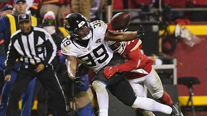 Zay Jones Explains Why Jamal Agnew Shouldn't Take Blame For Loss to Chiefs