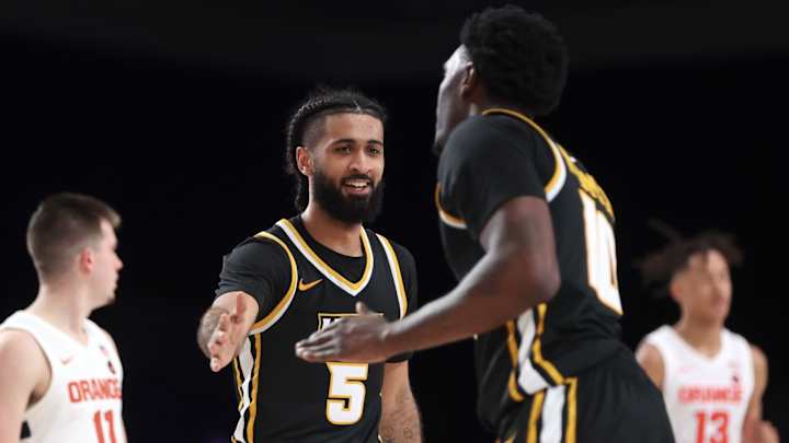 While UW Nosedives, Ex-Husky Tsohonis Has 46-Point Outing While UW Nosedives, Ex-Husky Tsohonis Has 46-Point Outing