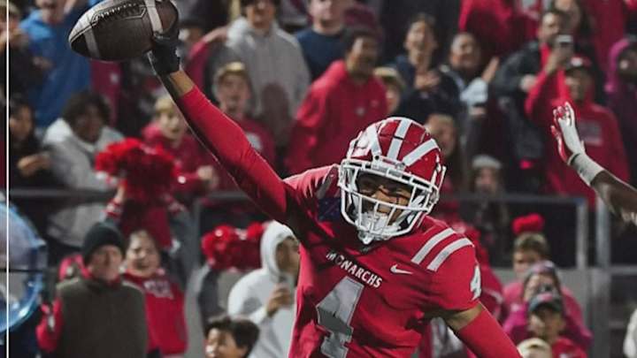 Huskies Lose One Mater Dei DB, Turn Their Attention to Another