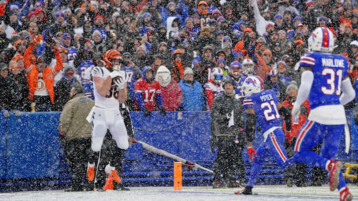 Report: Hayden Hurst Signing With Carolina Panthers Report: Hayden Hurst Signing With Carolina Panthers