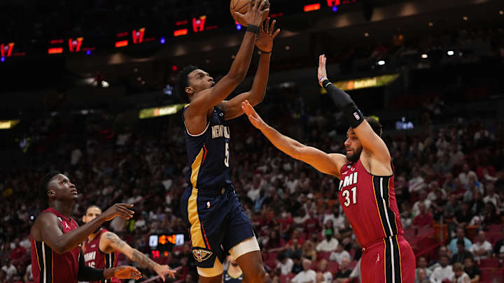 Pelicans Burned By Turnovers In Loss To Heat Pelicans Burned By Turnovers In Loss To Heat