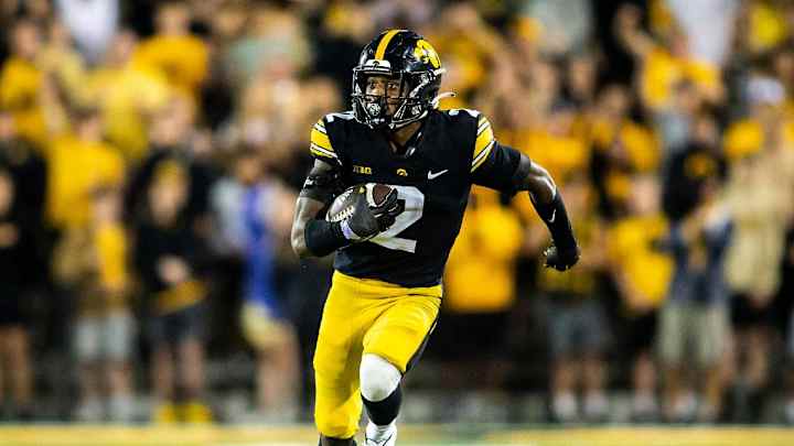 Terry Roberts Re-Enters Transfer Portal After Joining Miami Earlier This Year