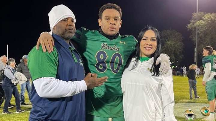 UW Loses Commitment from Arizona Edge After Notre Dame Visits Him