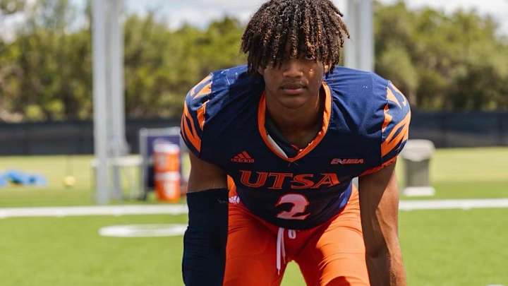 Huskies Offer Top-Rated Texas Cornerback Huskies Offer Top-Rated Texas Cornerback