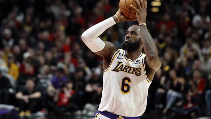 All Lakers Expert Predictions for LeBron James' Potentially Historic Night Against the Thunder