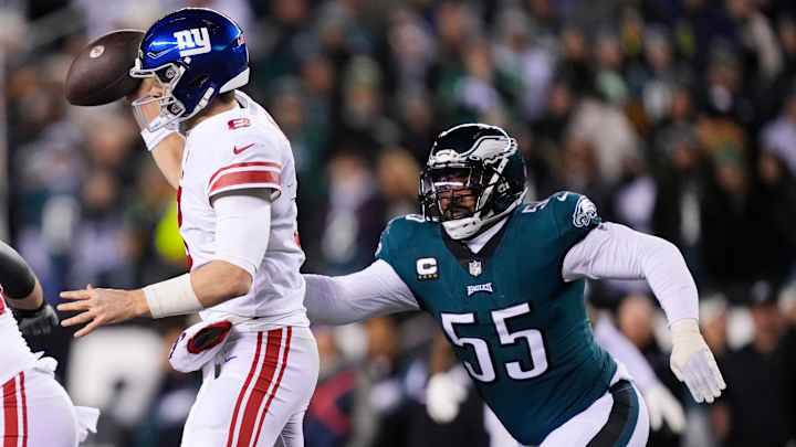 Eagles’ Brandon Graham Talked So Much Trash to Giants at Coin Flip (Video) Eagles’ Brandon Graham Talked So Much Trash to Giants at Coin Flip (Video)