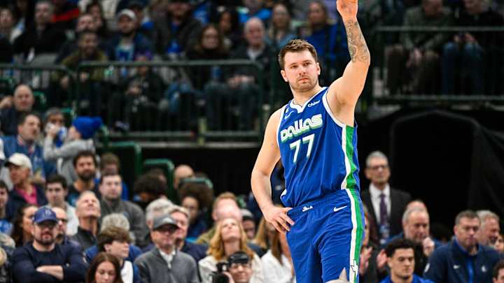 At a Crossroads: What Route Do Mavs Take to Get Off Mediocrity Treadmill?