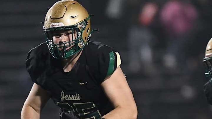 For UW Football, It's Been a Time for Legacy Offers, Hard Decisions For UW Football, It's Been a Time for Legacy Offers, Hard Decisions