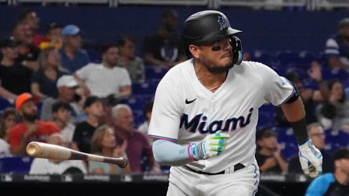 Dodgers: Miguel Rojas Has Cast Removed, Set to Resume Baseball Activities