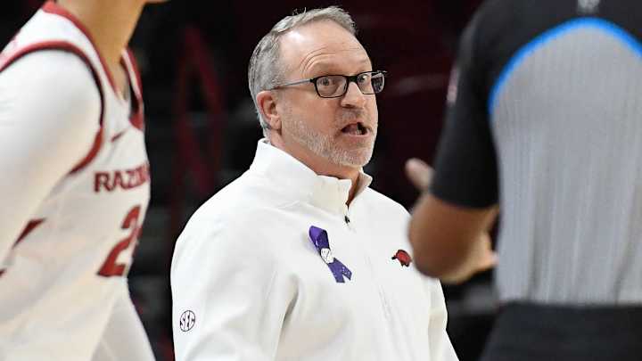 Razorbacks Drop Third Straight Game, Falling to Alabama