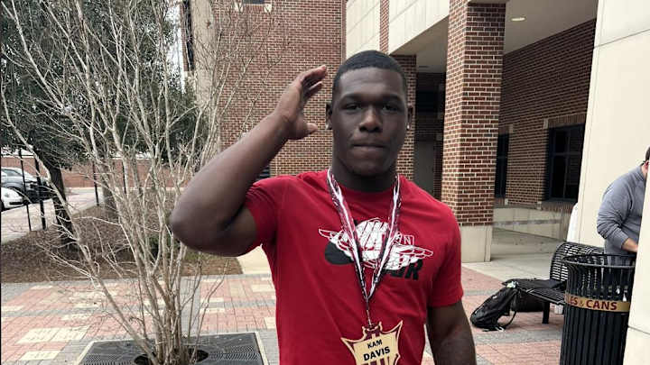 Five-star running back Kam Davis catches up with staff, does some recruiting in return to FSU