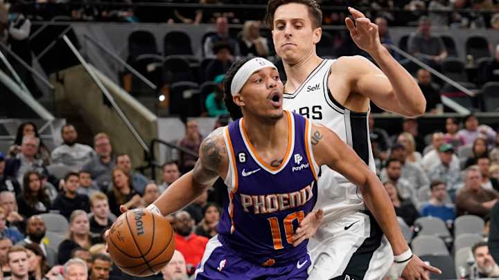 Suns Sink Spurs in Saturday Night Overtime Showdown