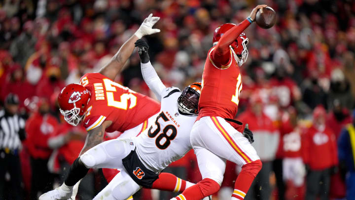 Zac Taylor Reveals More Progress For Joseph Ossai: 'Really is Day-to-Day Right Now'