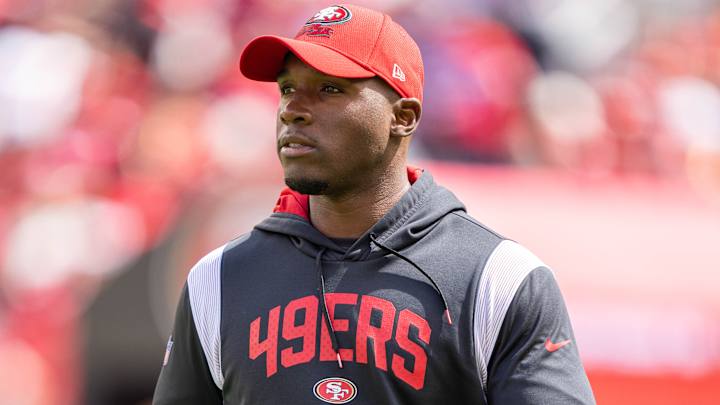 Texans Make DeMeco Ryans the Latest Young Former Player-Turned-Coach