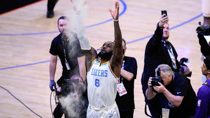 LeBron James Says He Plans to Play ‘at Least a Few More Years’