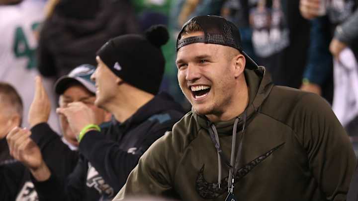 Mike Trout Calls Tom Brady the 'Best to Ever Do it' on Twitter