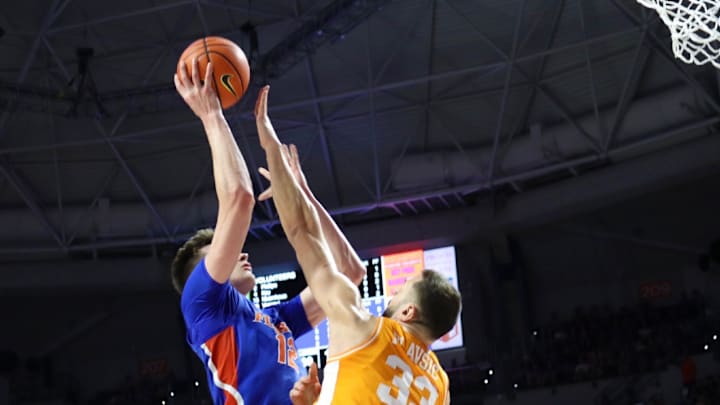 Florida Gators Upset No. 2 Tennessee, 67-54 Florida Gators Upset No. 2 Tennessee, 67-54