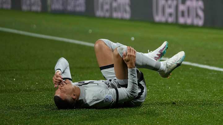 PSG Star Kylian Mbappe Injured vs. Montpellier, Will Miss Three Weeks PSG Star Kylian Mbappe Injured vs. Montpellier, Will Miss Three Weeks
